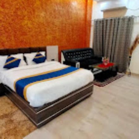 Guru Dev Palace Hotel & Lawn,Ayodhya 외부 사진