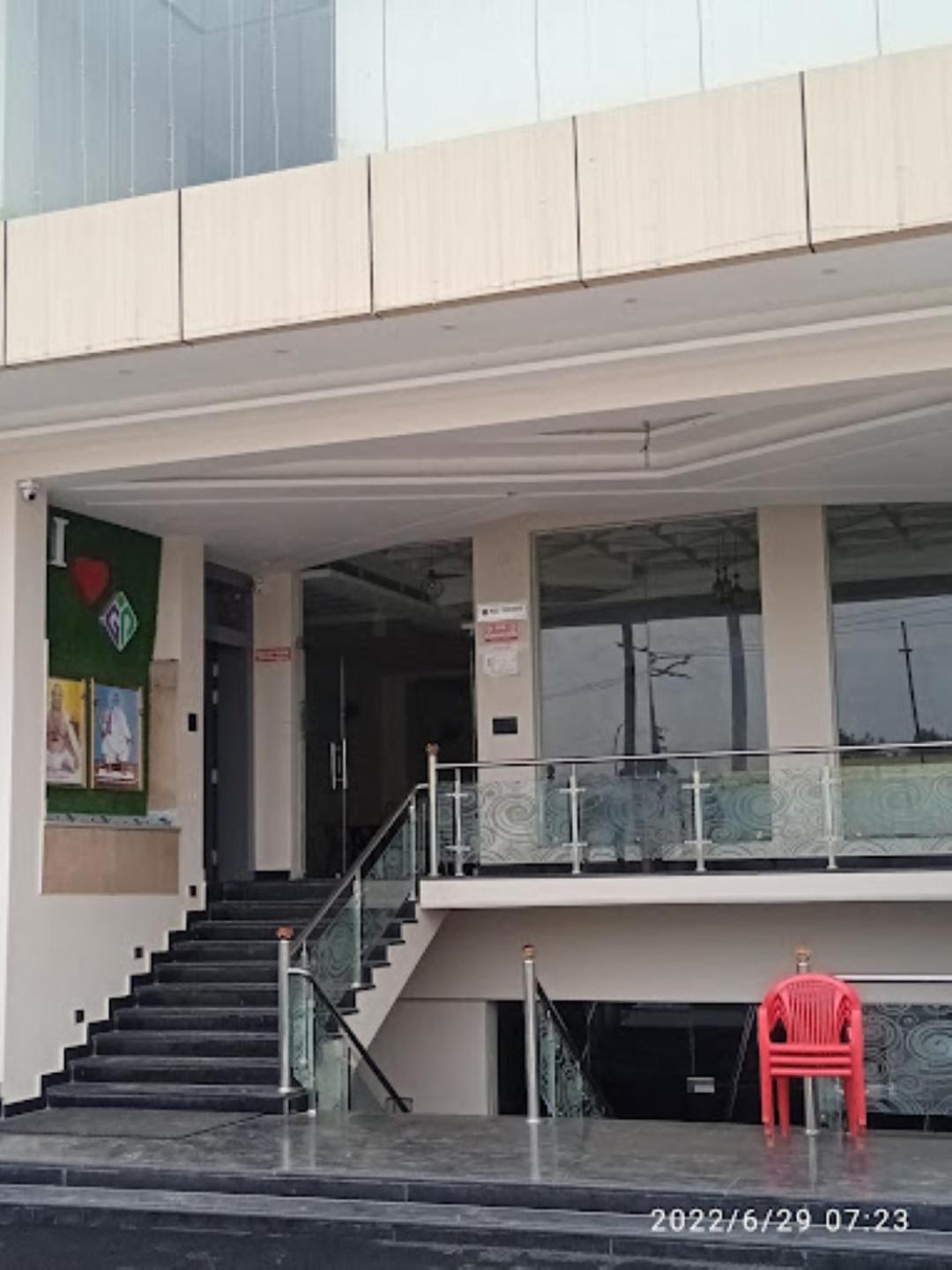 Guru Dev Palace Hotel & Lawn,Ayodhya 외부 사진
