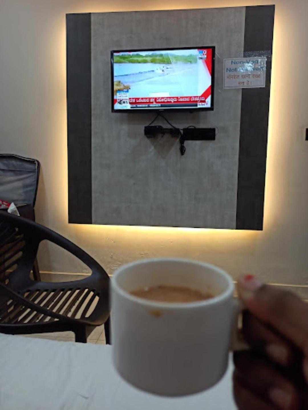 Guru Dev Palace Hotel & Lawn,Ayodhya 외부 사진