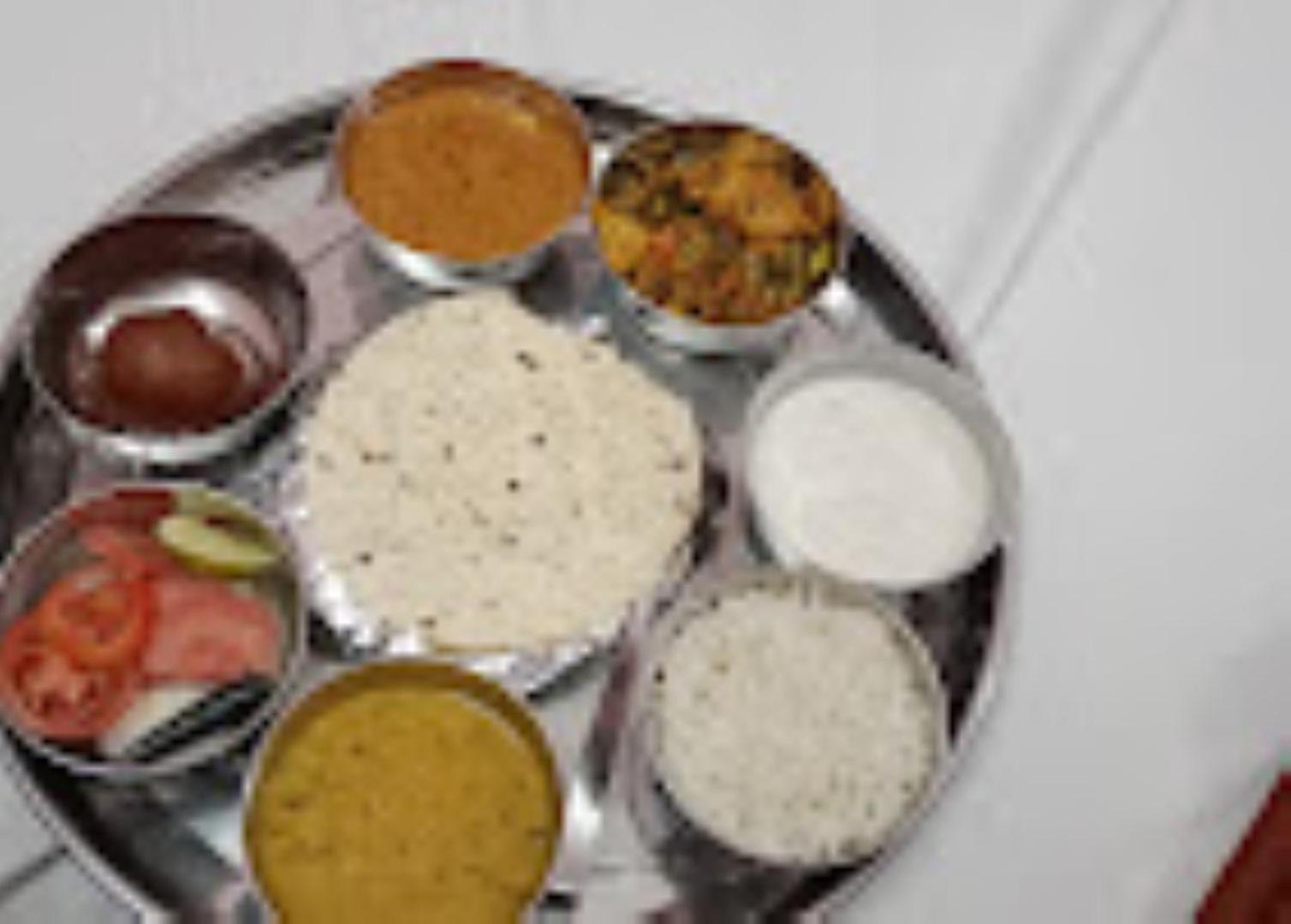 Guru Dev Palace Hotel & Lawn,Ayodhya 외부 사진