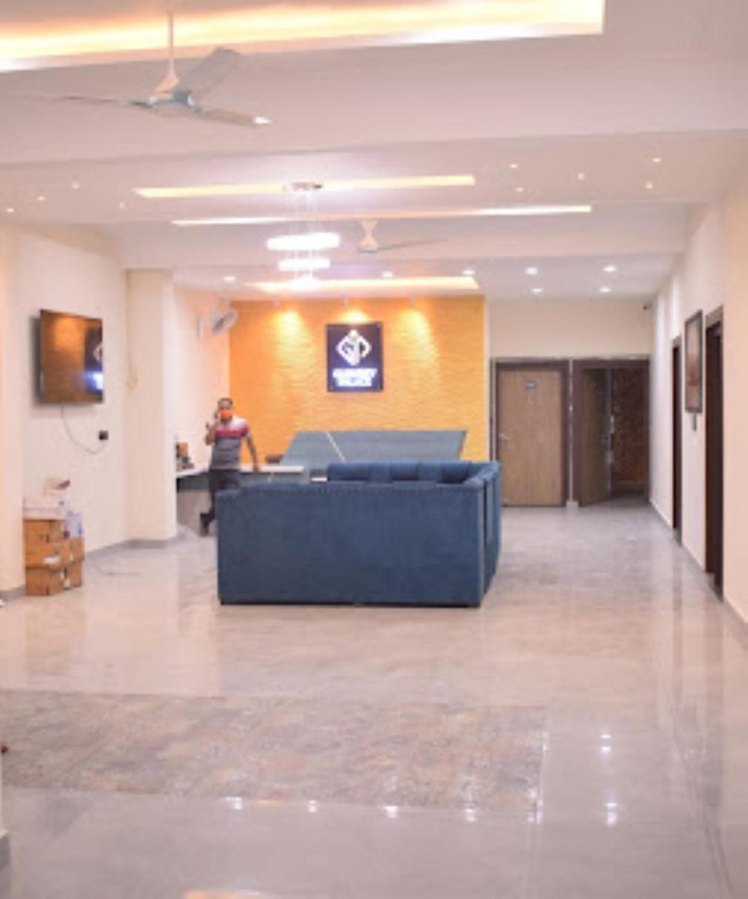 Guru Dev Palace Hotel & Lawn,Ayodhya 외부 사진