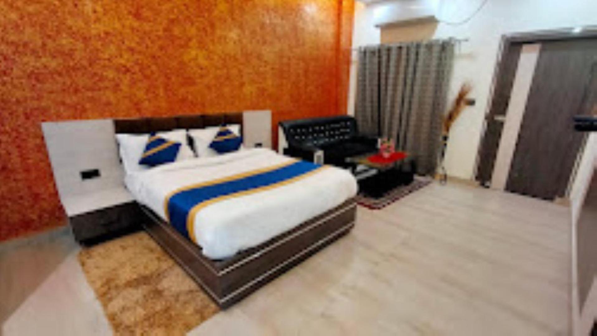 Guru Dev Palace Hotel & Lawn,Ayodhya 외부 사진