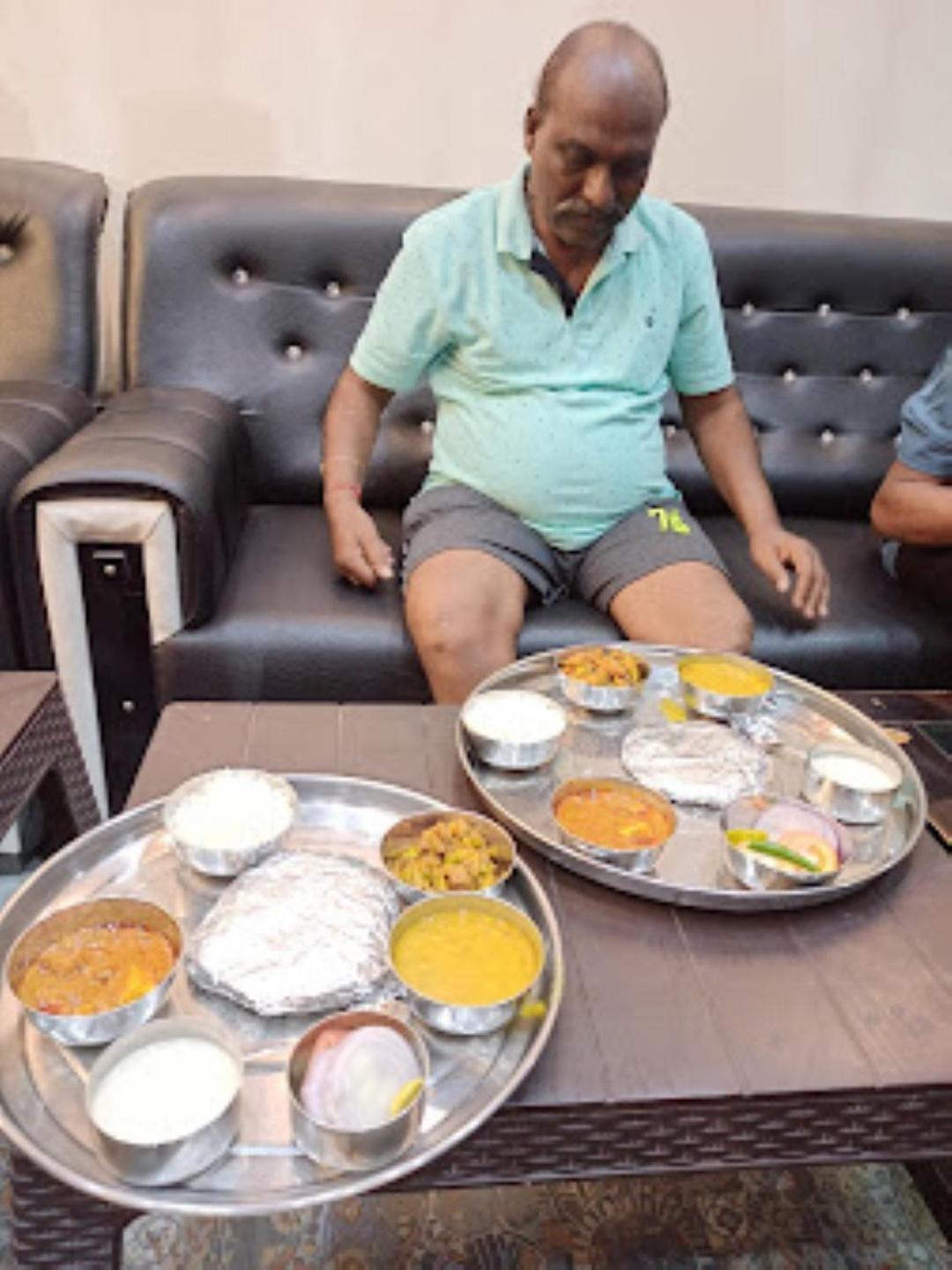 Guru Dev Palace Hotel & Lawn,Ayodhya 외부 사진